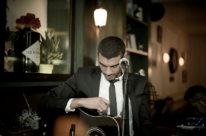 WARNER. MANUEL MEDRANO