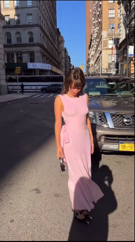 ☀️ Vestido cambia de color a la luz del sol y se hace viral en Instagram -  MasIdeas