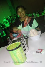 Cocinando y comiendo para ayudar Familias Mexicanas  (480)
