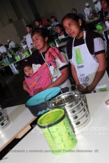 Cocinando y comiendo para ayudar Familias Mexicanas  (6)