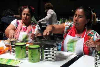 a Cocinando y comiendo para ayudar Familias Mexicanas   (7)