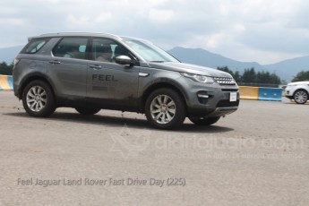 Feel Jaguar Land Rover Fast Drive Day (225)