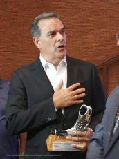Premio Jerusalem a Tenor Fernando de la MOra por Consejo Sionista México (2)